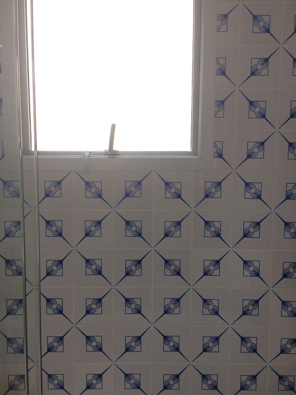 Banheiro com azulejo Leque