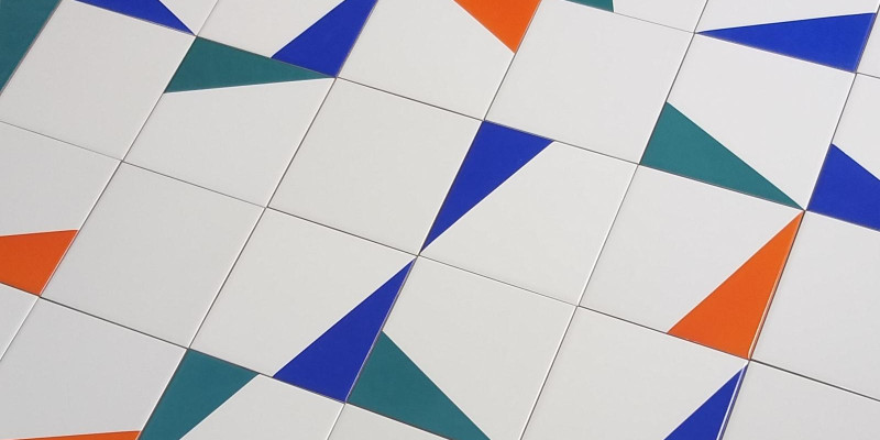 Projeto com azulejos GEO coloridos