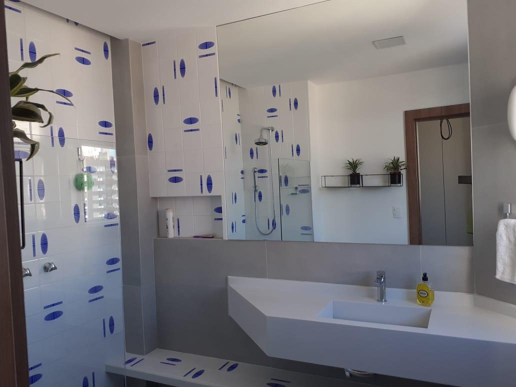 Confira esse banheiro incrível com nossos azulejos DUETO!