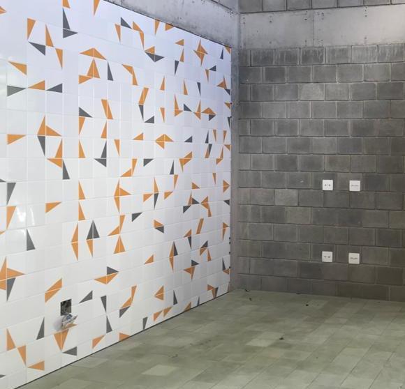 Painel com azulejos GEO
